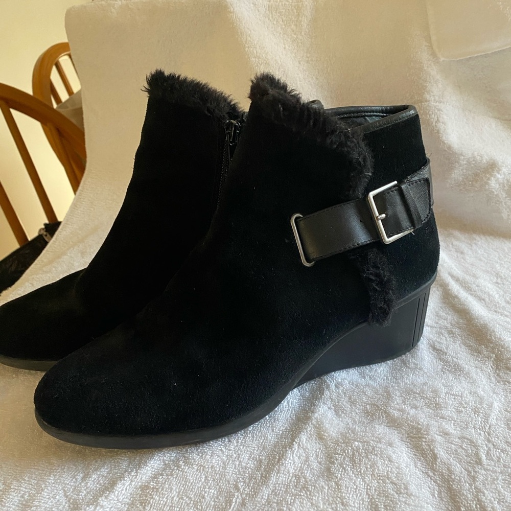 Aerosoles black suede booties, size 11